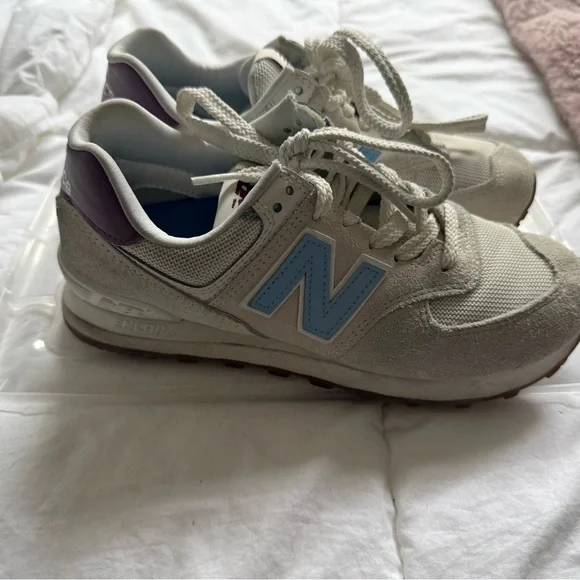 New Balance White and Blue Athletic Shoes - Picture 3 of 7